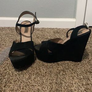 Steve Madden black wedges